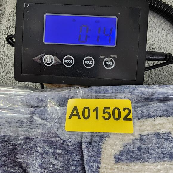 Cynthia Rowley Sweater Womens XL Blue White Fuzzy Chenille Knit Weekend Casual - Picture 9 of 9